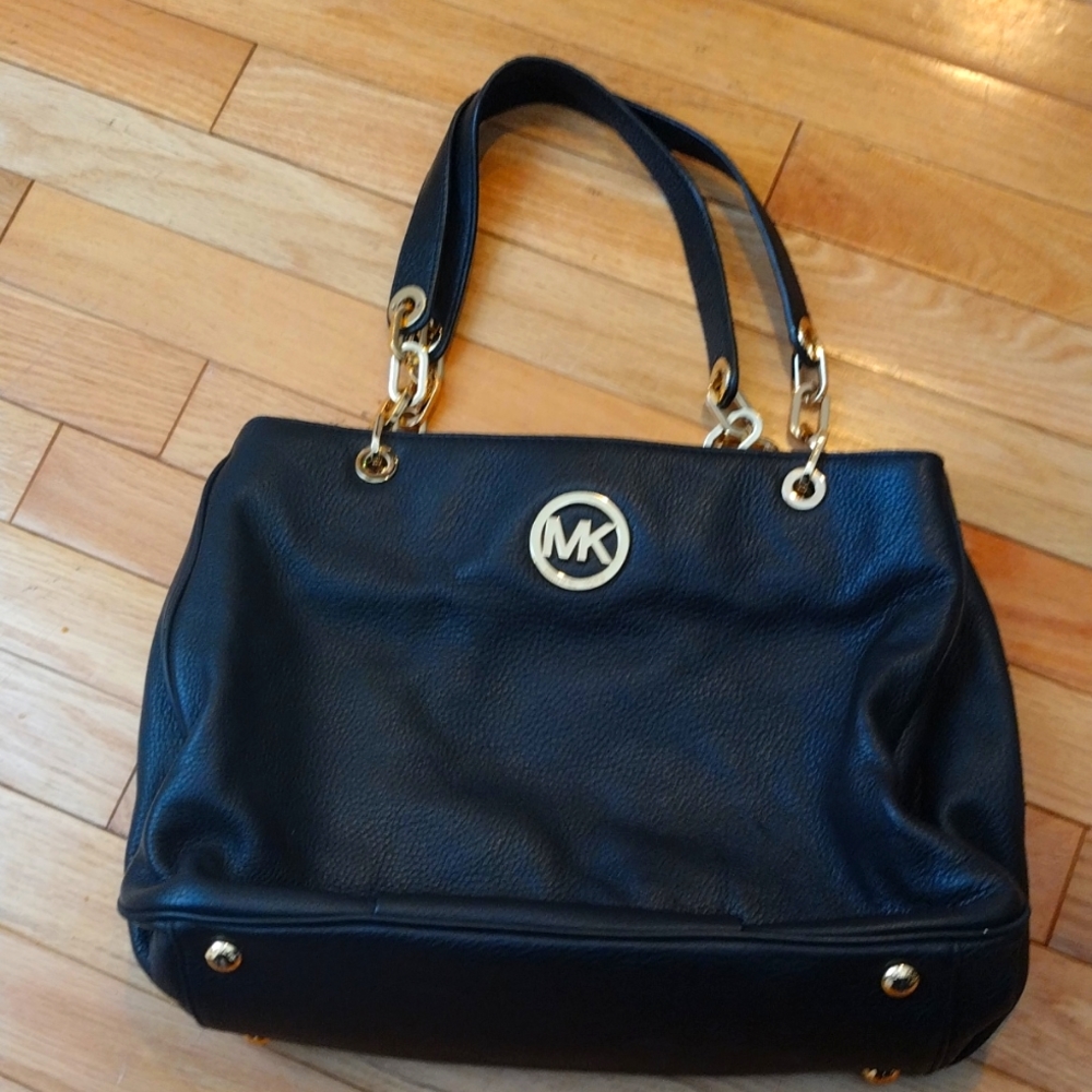 - - Michael Michael Kors soft pebble leather partial chain handle shoulder…